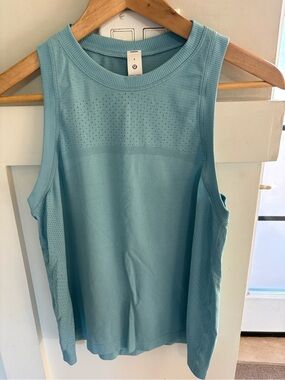 lululemon athletica Women’s Swiftly relaxed tank - Aqua Blue